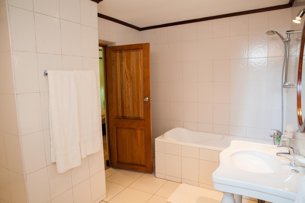 Gorillas Volcanoes Hotel Ruhengeri Δωμάτιο φωτογραφία